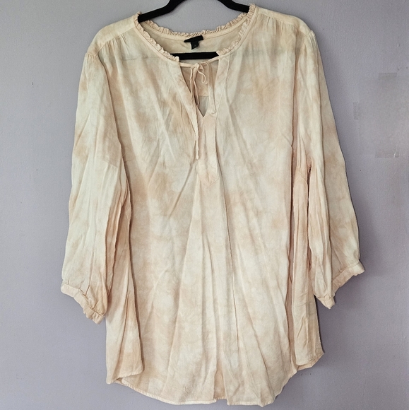 Torrid Pink/White Tie-Dye Peasant Top, Size 1X - Picture 2 of 5